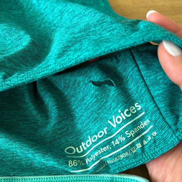 Outdoor Voices Tri-Tone Slashback Crop Top Emerald/Spearmint/Patina Green SMALL - Picture 4 of 4